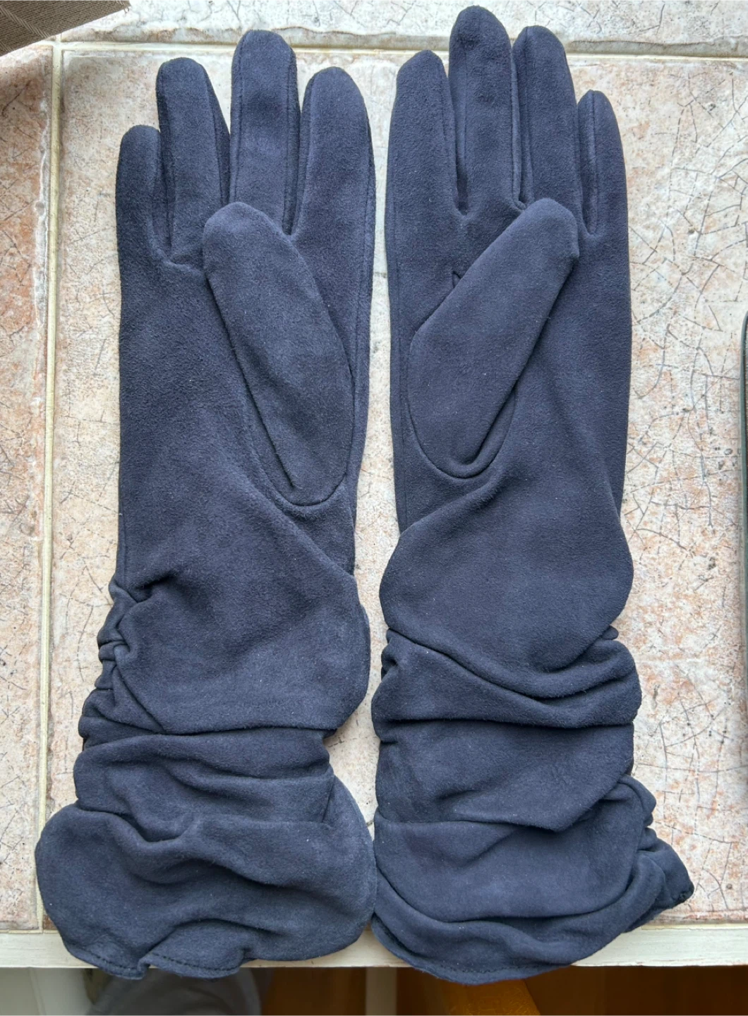 CLUB Monaco S/M Leather & Cashmere Lined Gloves - photo 2
