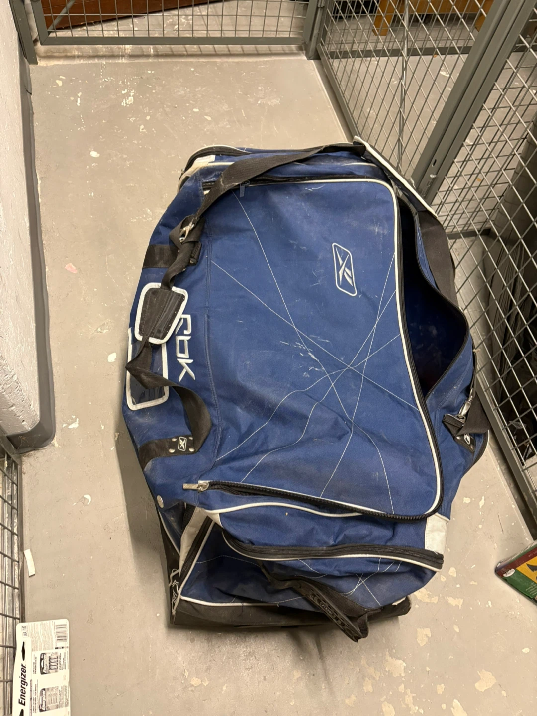 Reebok NHL Hockey Equipment Bag – Large Team Gear Bag - photo 2