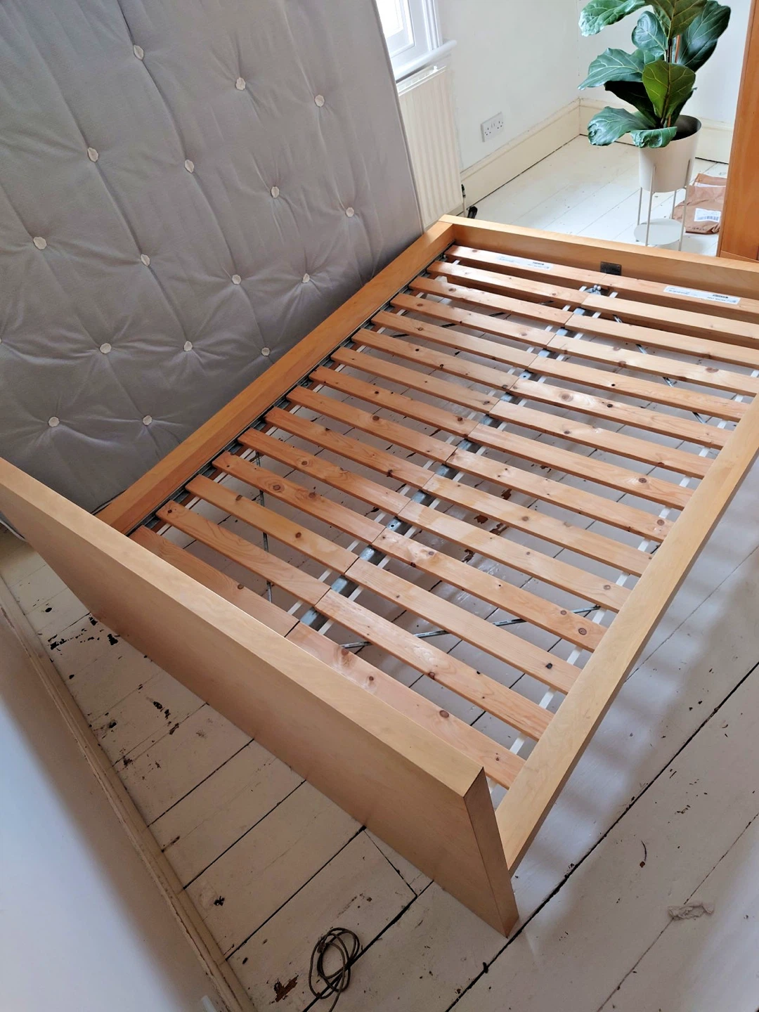 Ikea Queen bed frame * free delivery - photo 3