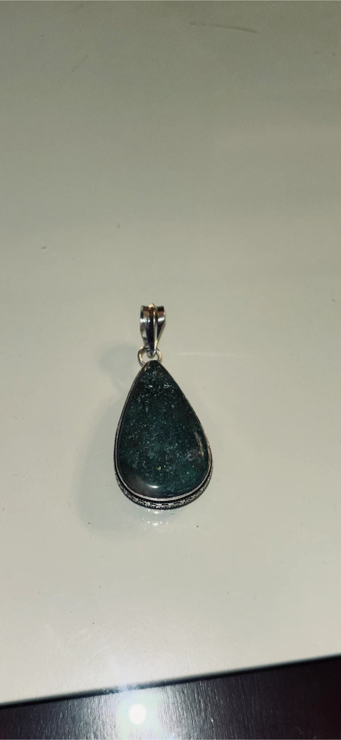 Teardrop Green Gemstone Pendant Necklace - photo 2