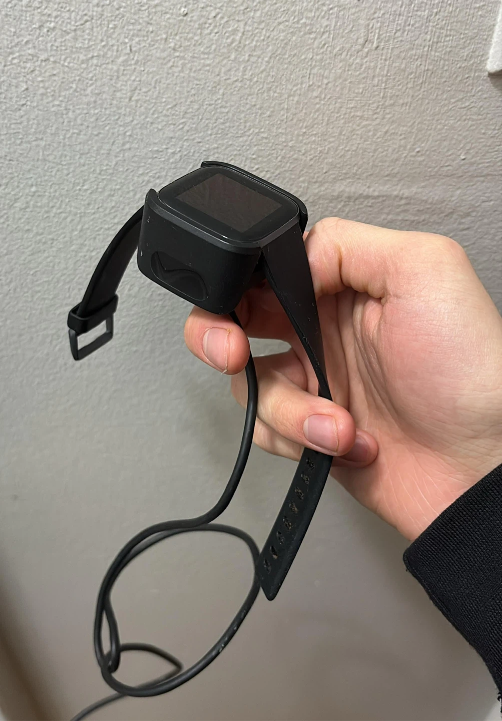 Fitbit verse 2020 model with Charger