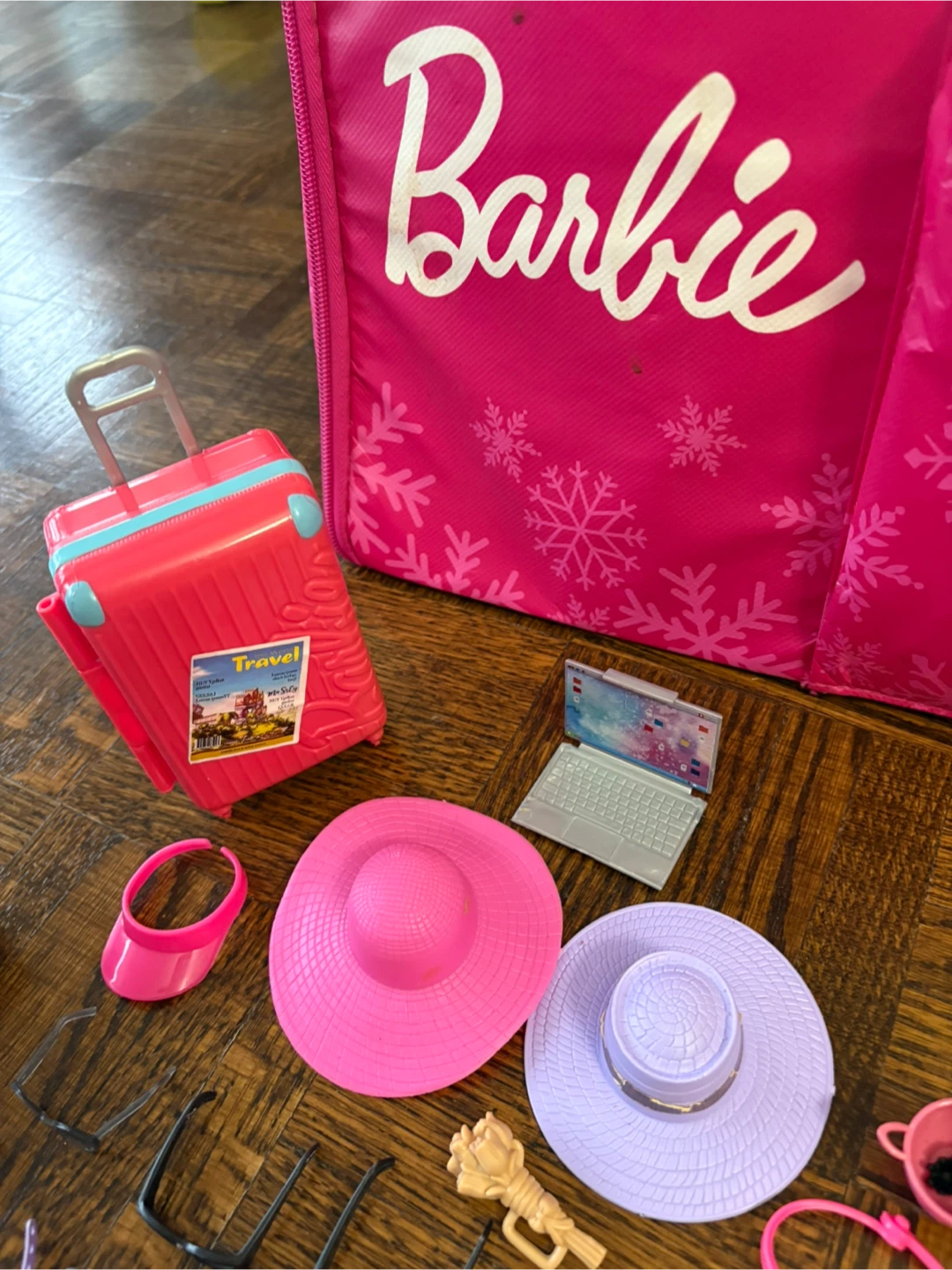 Barbie Doll with Accessories and Luggage - photo 4