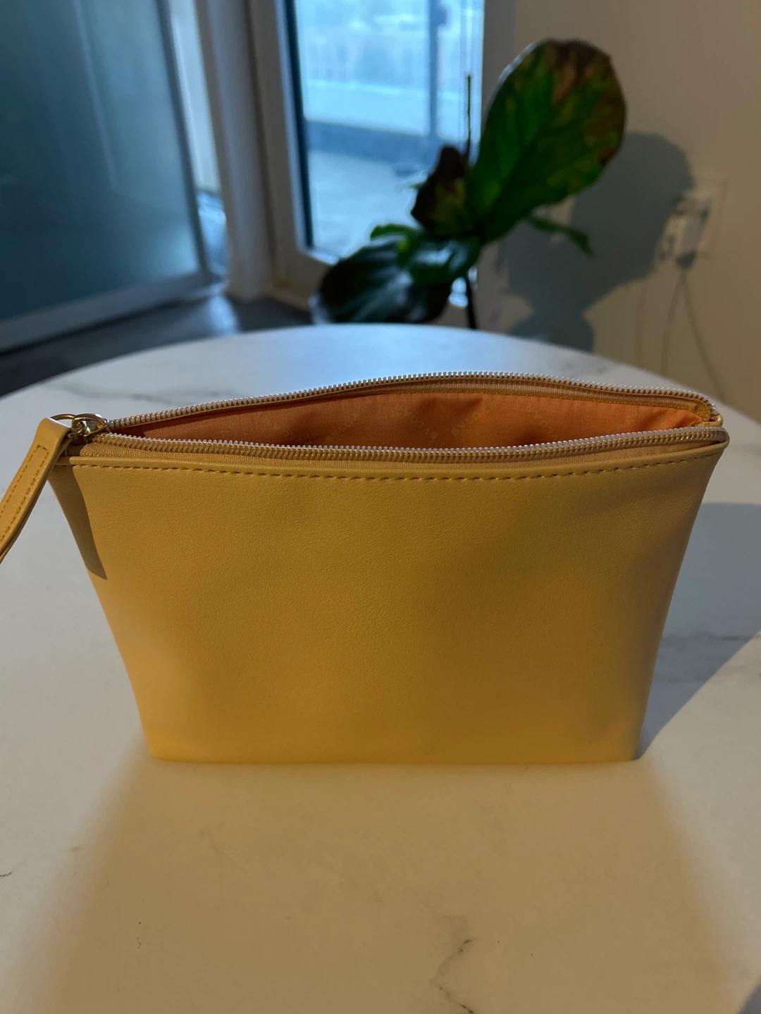NEW Bvlgari Emirates Cosmetic Bag - photo 3