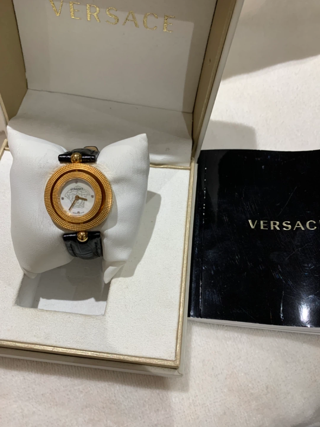 Versace Women's Watch with Black Leather Strap - photo 2