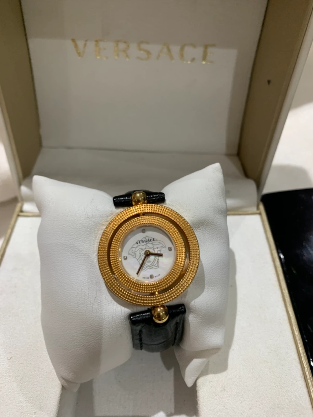 Versace Women's Watch with Black Leather Strap - photo 3