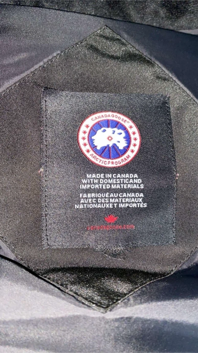 Canada Goose Puffer Vest Black - Size Medium - photo 3