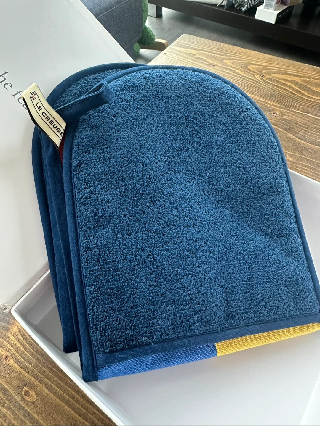 Le Creuset Harry Potter Oven Mitts Set - photo 3