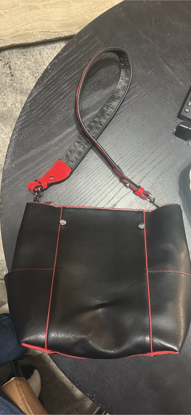 Zara Basic Collection Black & Red Handbag - photo 3