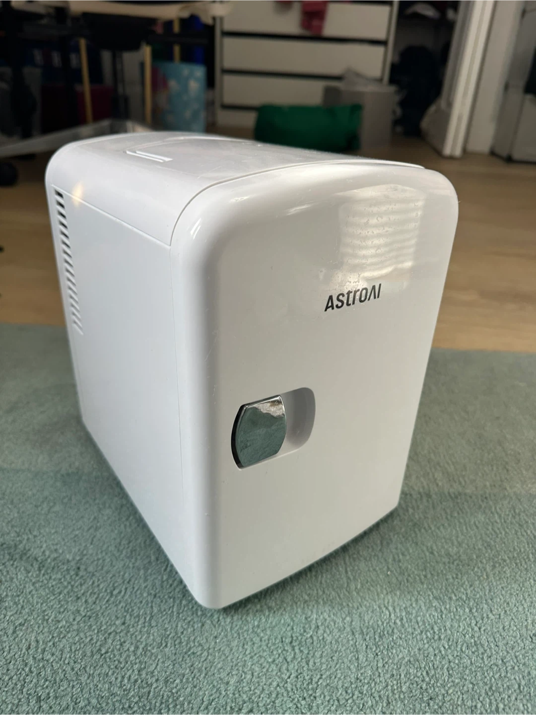 ASTROAI White Mini Fridge - photo 2