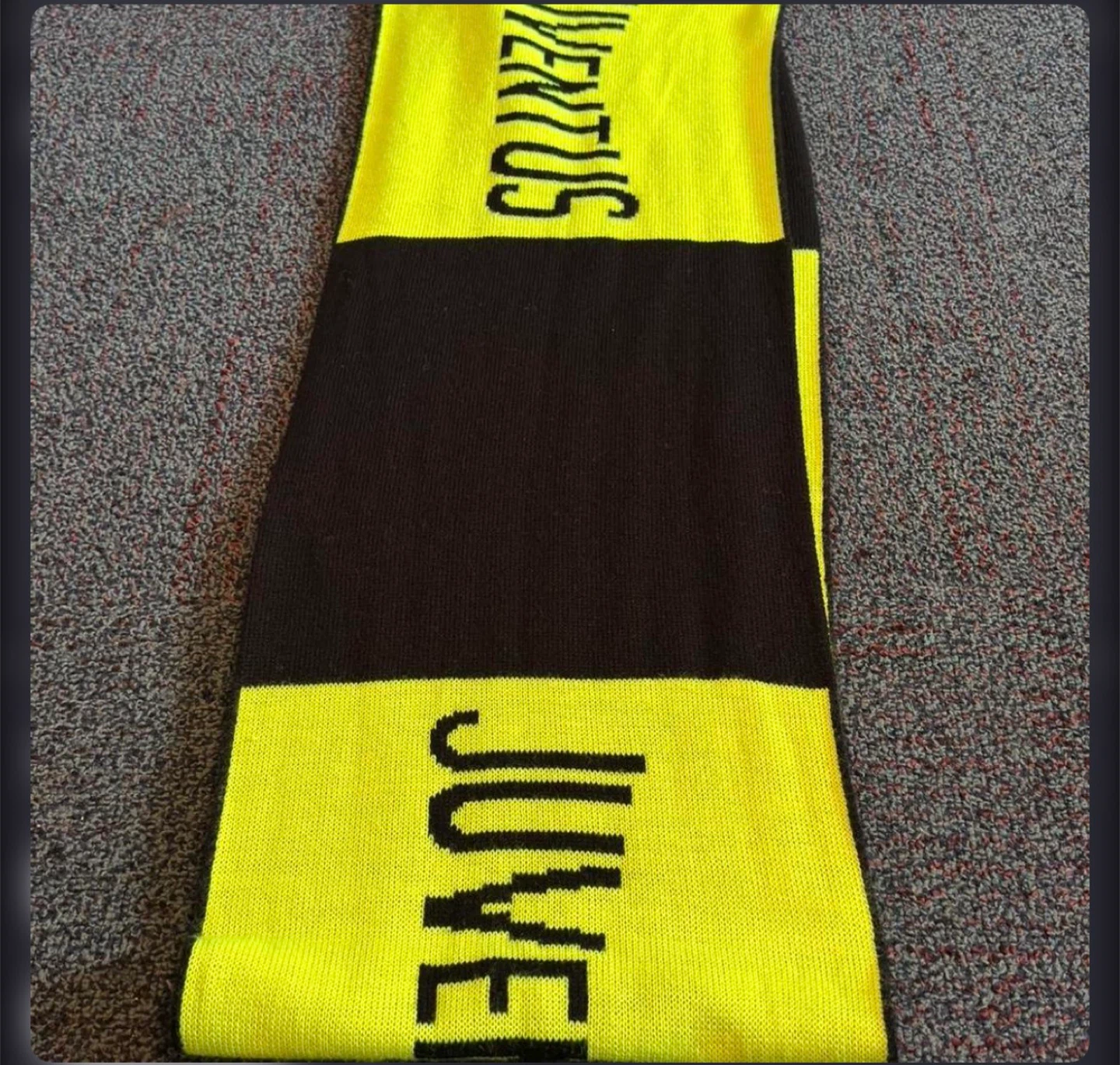 Juventus black & yellow scarf - photo 3