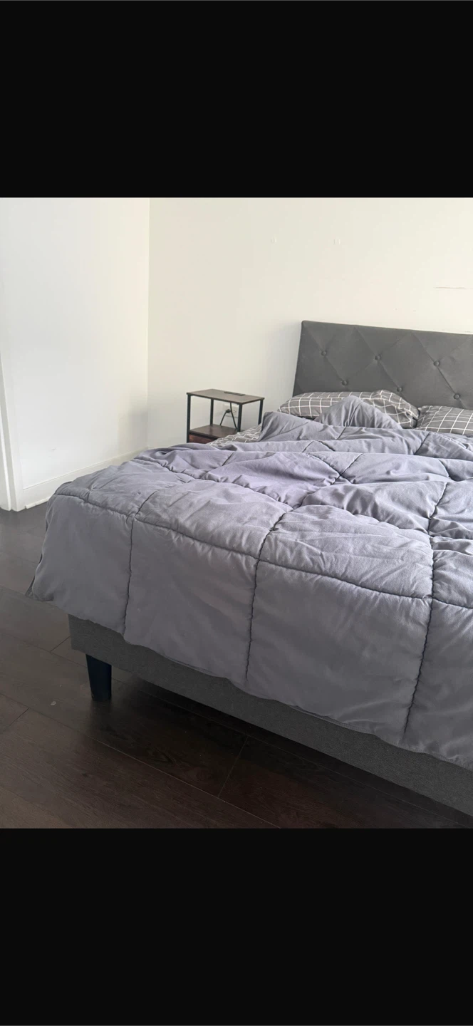 Gray Upholstered Tufted Headboard Bed Frame - photo 4