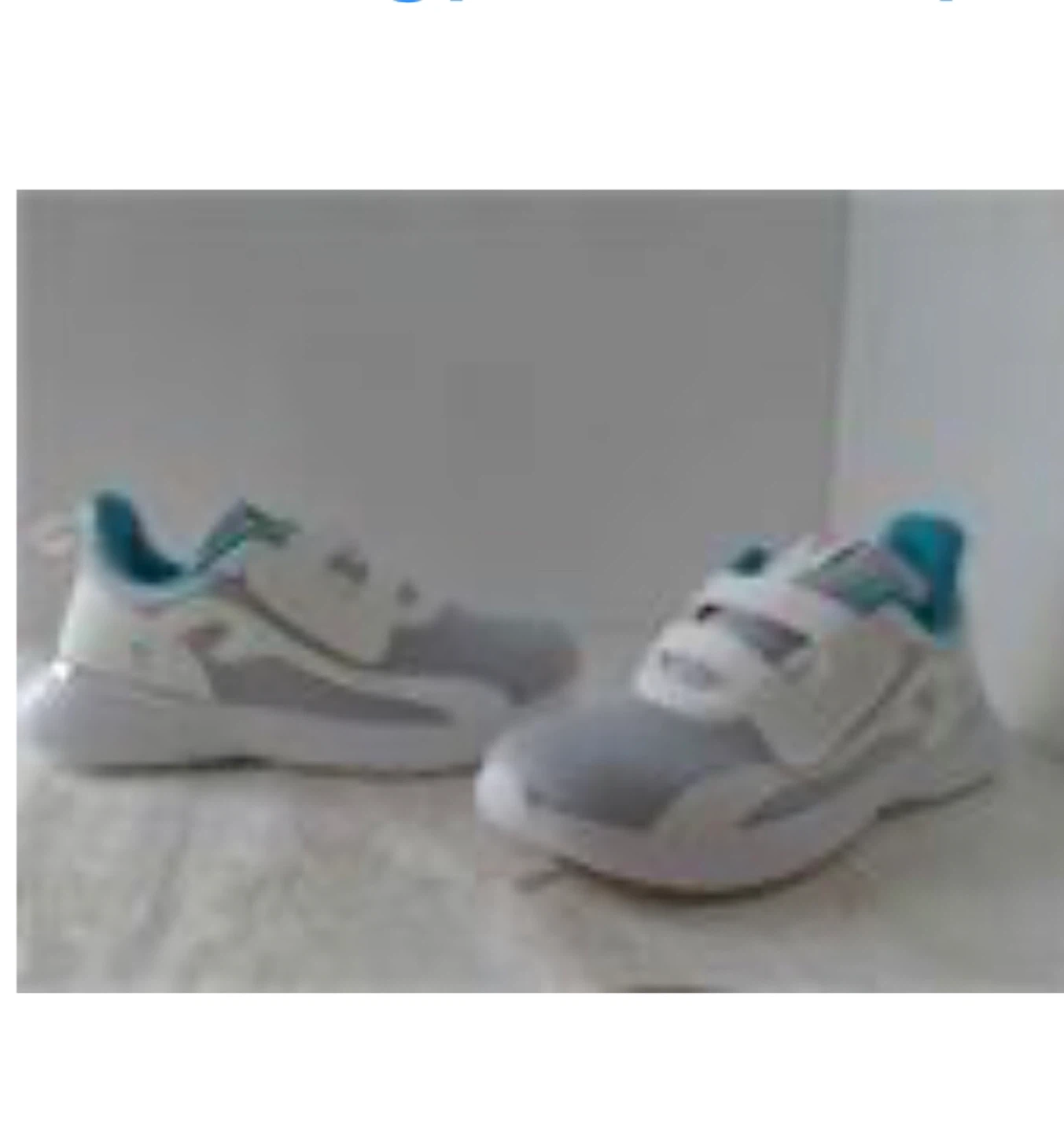Size 6. Women’s wide walking lightweight shoe