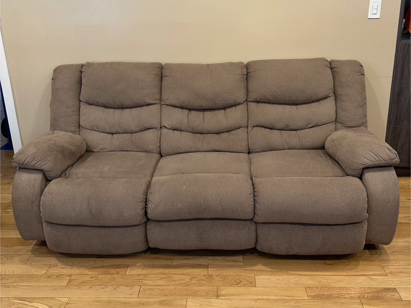 Beautiful Reclining Sofa Set from The Brick (CAN DELIVER) - photo 4