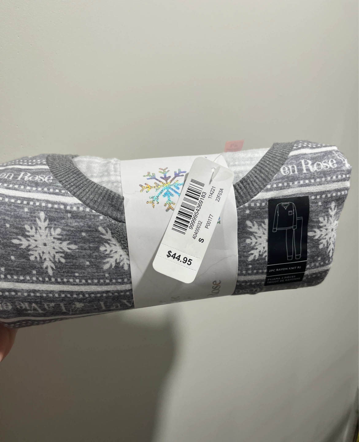 🆕La Vie en Rose Grey Snowflake Pajama Set - Size S