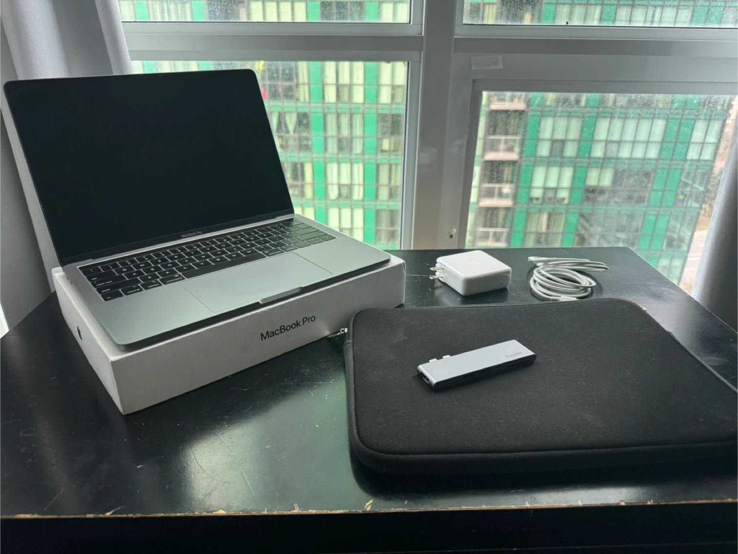 Apple MacBook Pro 13" (2019) with Case and USB Hub - photo 3