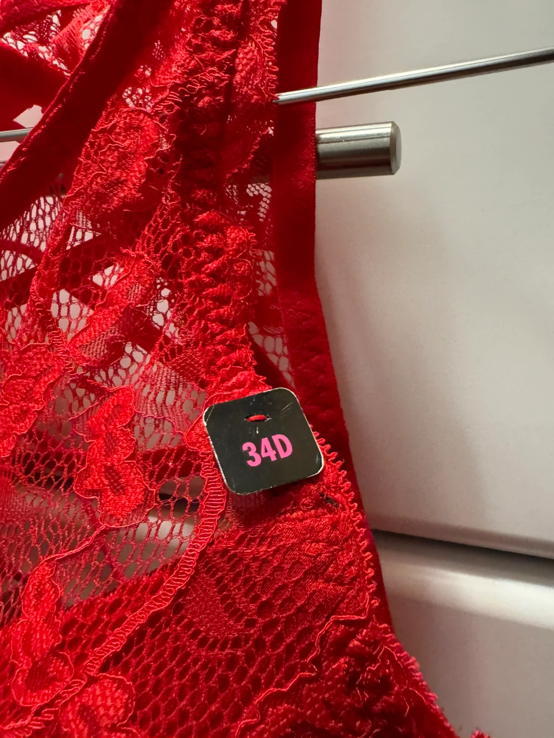 Brand new with tags-La Senza Red Lace Bra 34D - photo 3