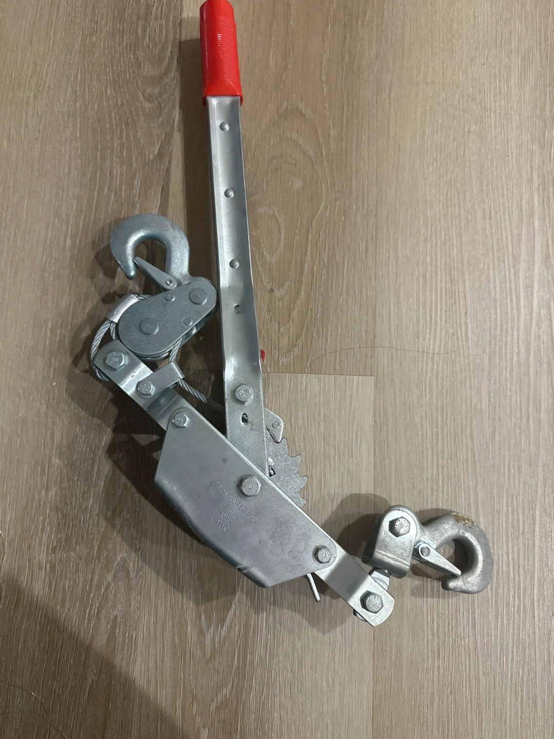 AMERICAN POWER PULL  2TON CABLE PULLER