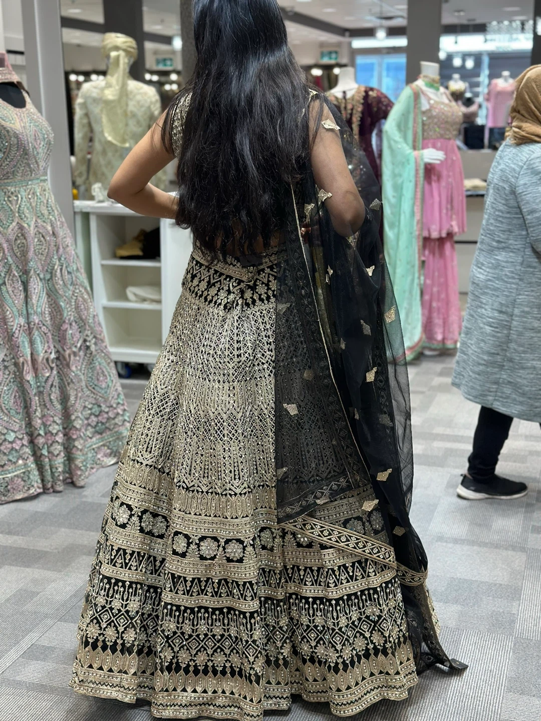 Black and Gold Embroidered Lehanga Choli with Dupatta - photo 3