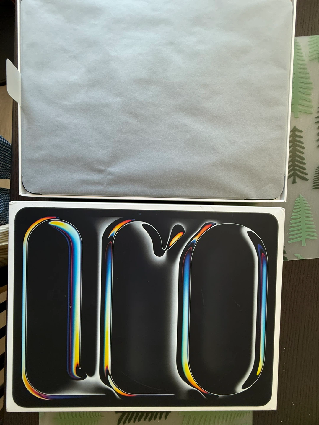 Apple iPad Pro 13-inch (M4) Wi-Fi + Cellular and Magic Keyboard