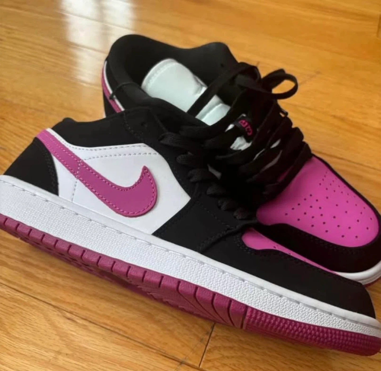 NEW: Air Jordan 1 Low Purple Cactus Flower Size 8