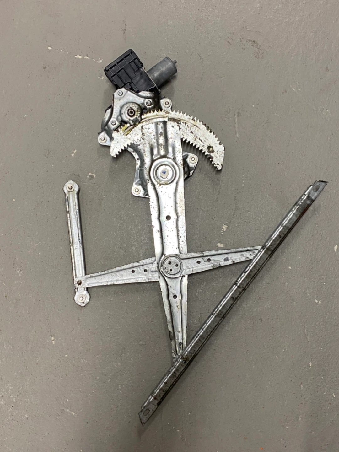 Power Window Regulator Assembly - photo 2