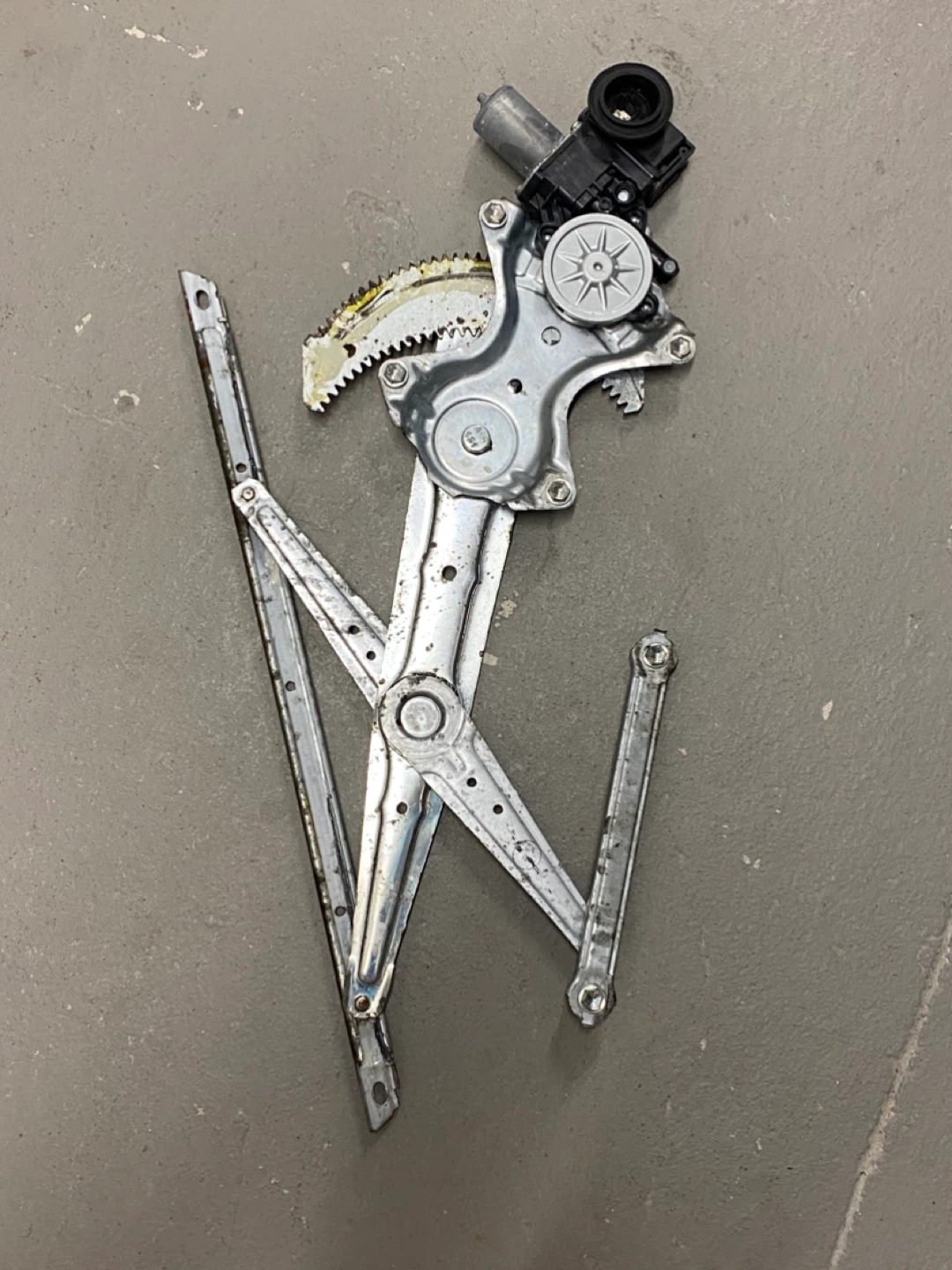 Power Window Regulator Assembly - photo 3