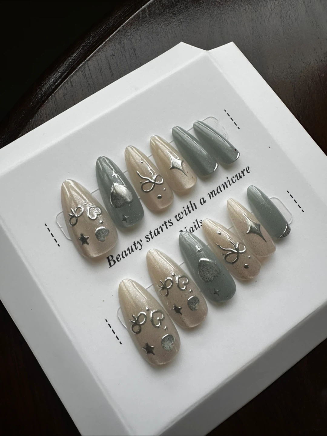 New Press-on Nails Set with Stars and Bows - photo 3