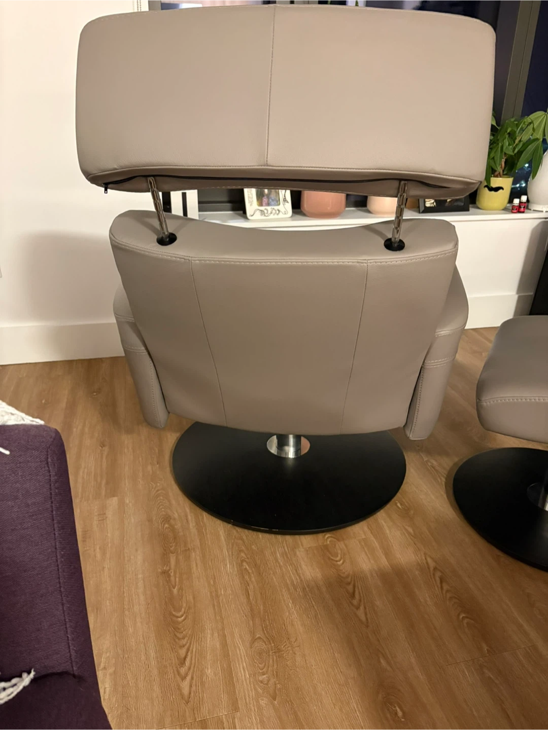 Leather Swivel Recliner Chair with Ottoman - photo 2