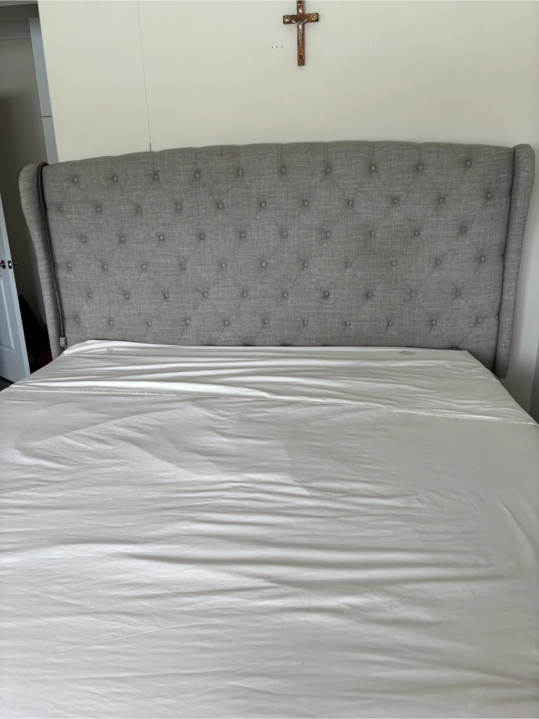 Grey Tufted Wingback Bed Frame - photo 2