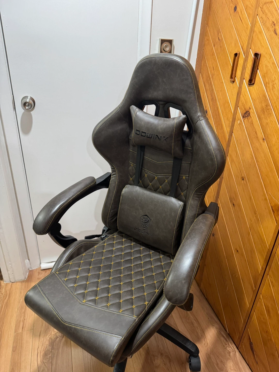 Dowinx Gaming Chair with Footrest - photo 4