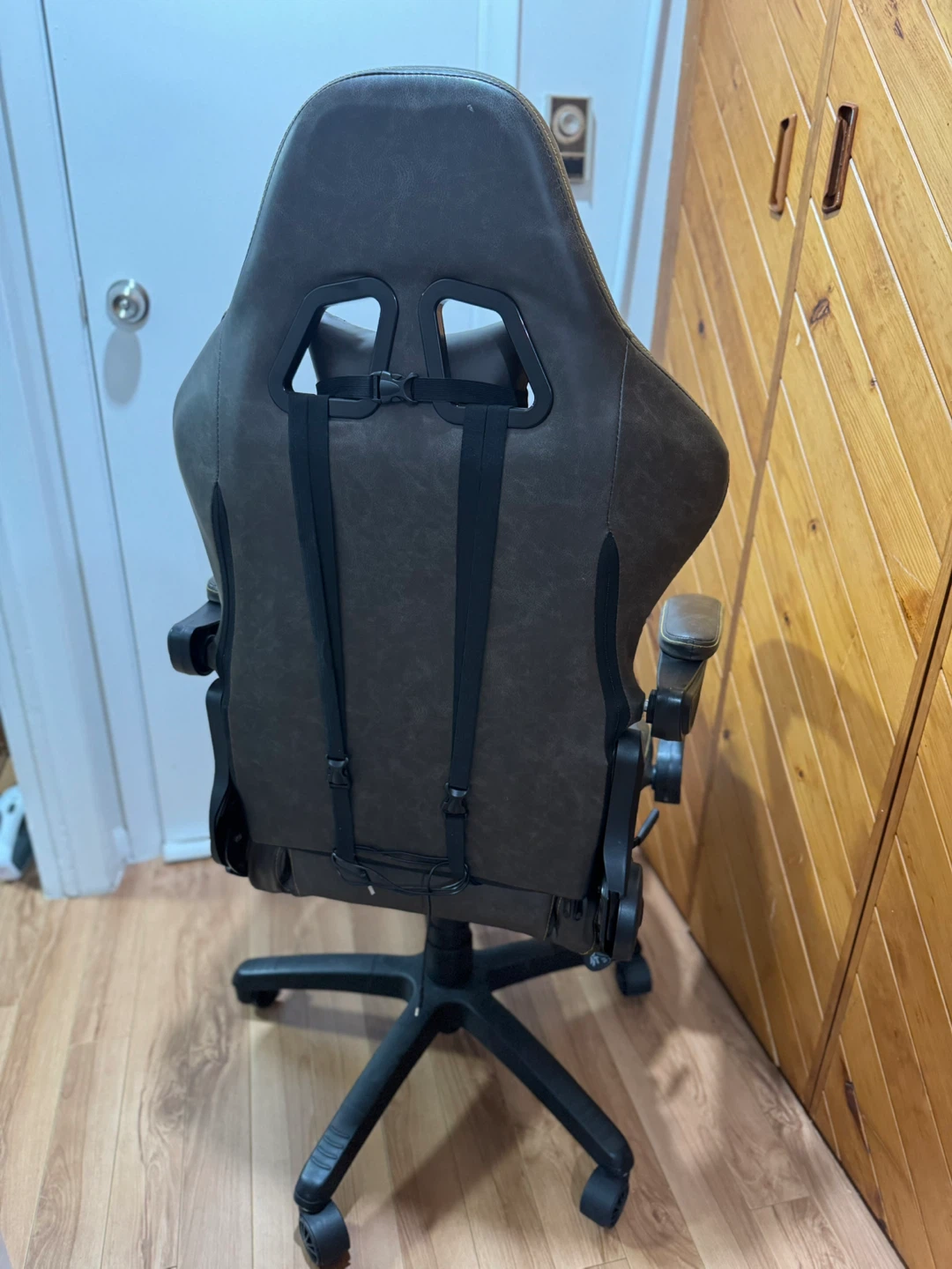 Dowinx Gaming Chair with Footrest - photo 3