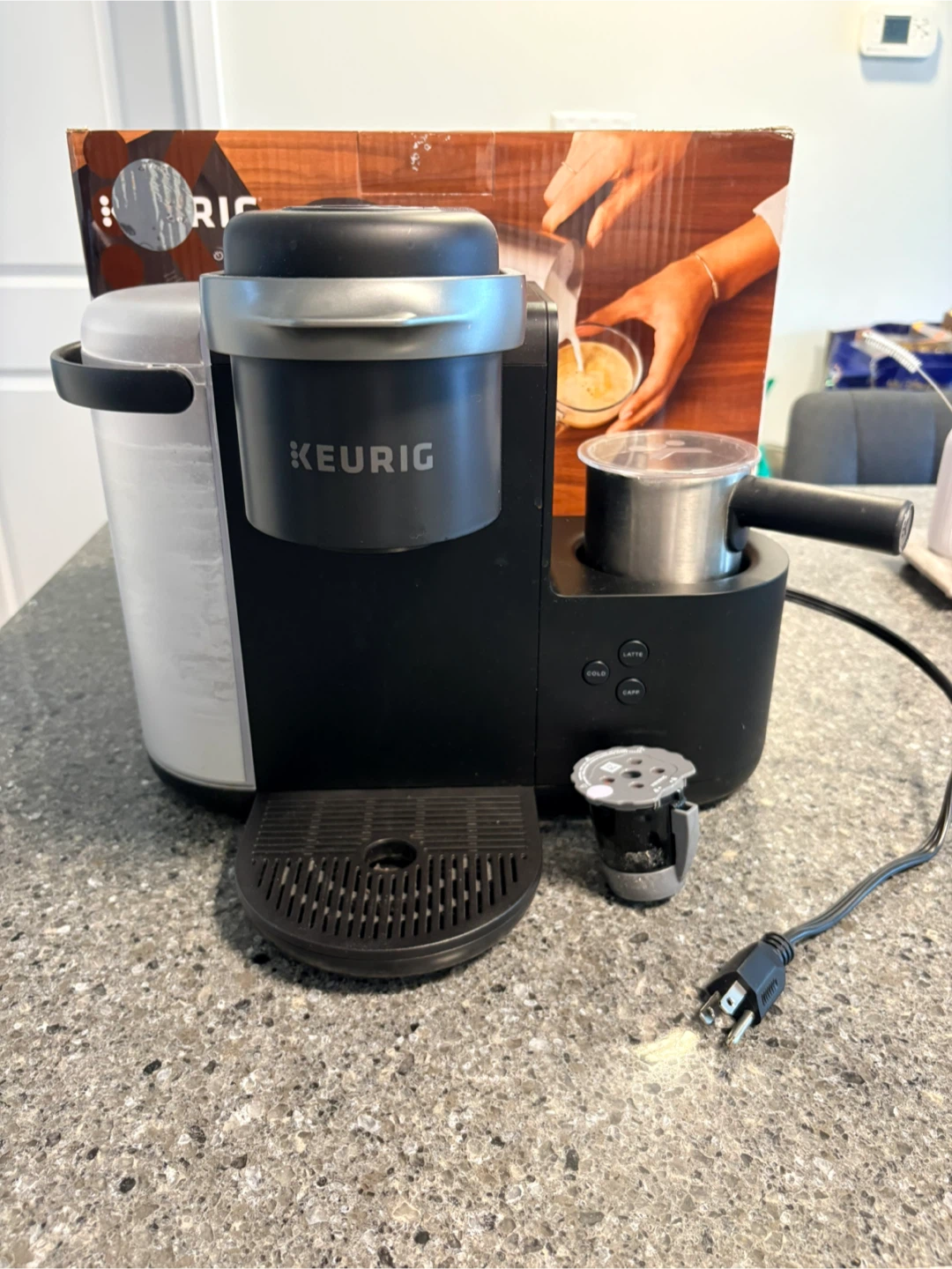Keurig K-Café Single Serve Coffee Latte & Cappuccino Maker