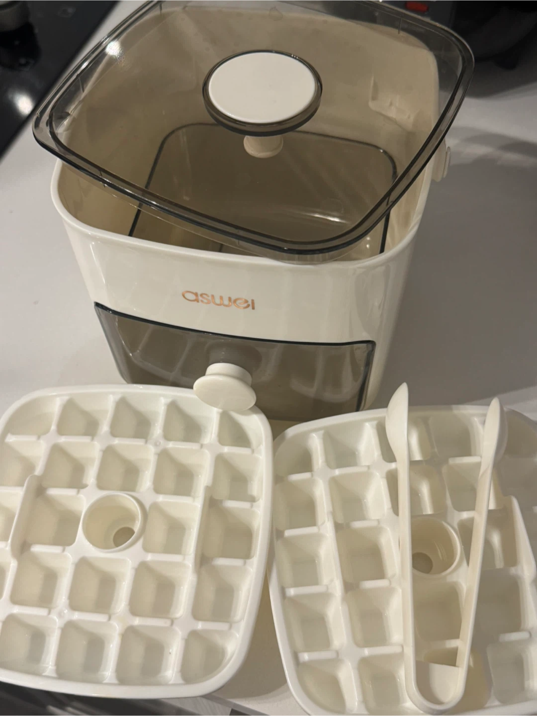 Ice Maker or Ice Cube Tray