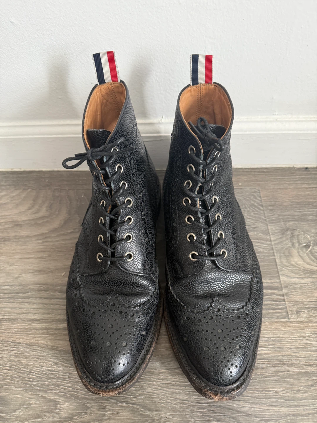 Thom Browne Pebble Grain Leather Sole Wingtip Boots – Size 8.5