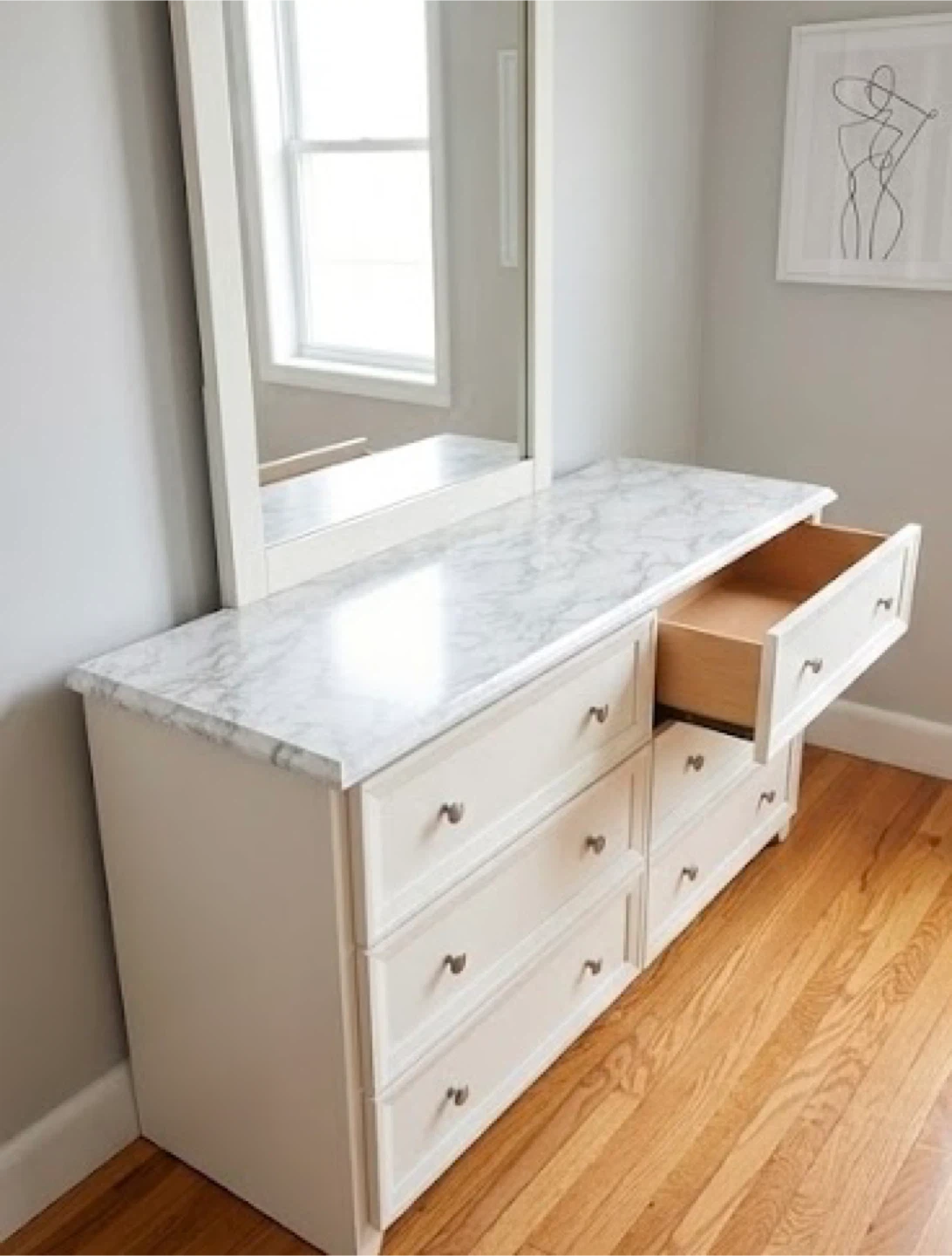 Elegant 2-Piece White Bedroom Furniture Set - photo 2
