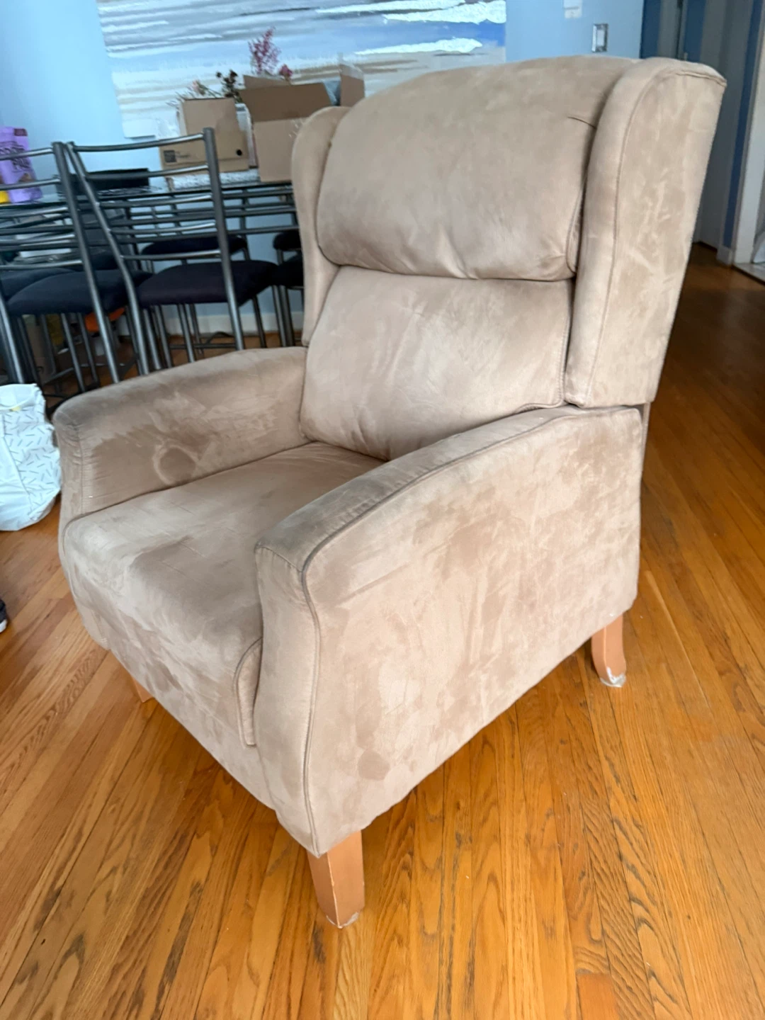 Stylish Beige Wingback Accent Chair – Comfortable & Modern - photo 4