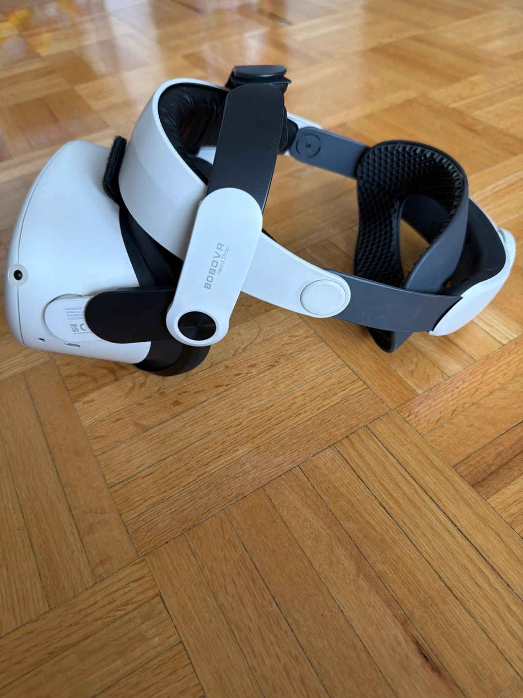 Oculus Quest 2 VR Headset with Controllers and Bobo VR Strap - photo 2