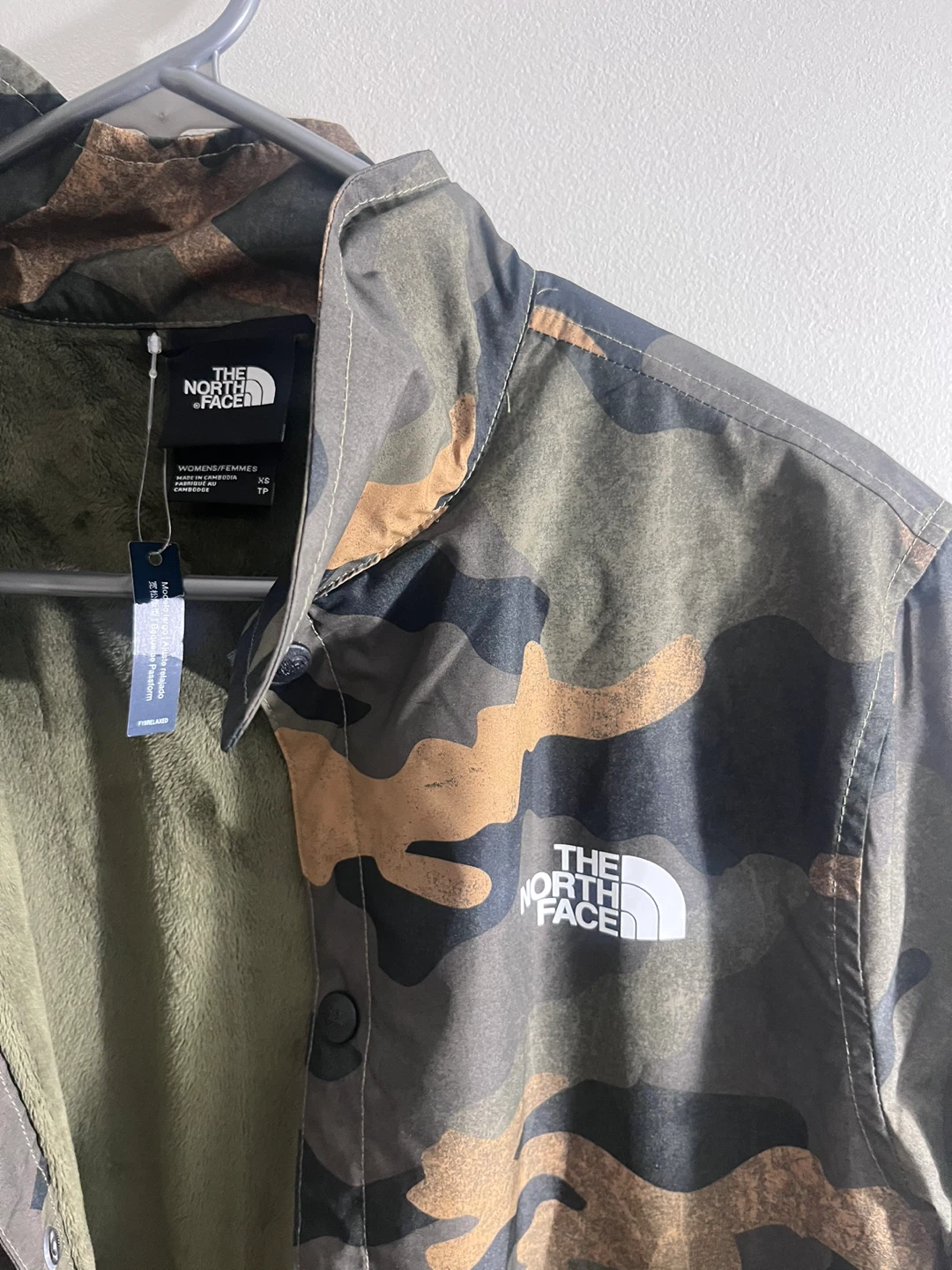 The North Face Camo Print Jacket - Women's Small - photo 2