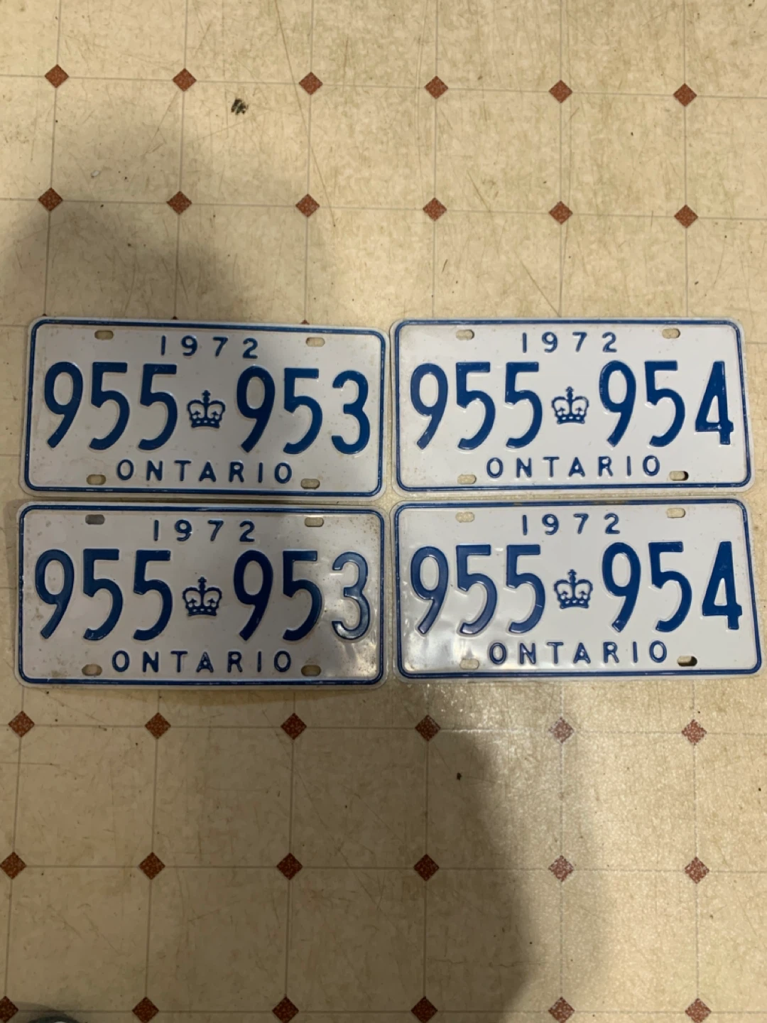 Vintage Plates Pair - photo 3
