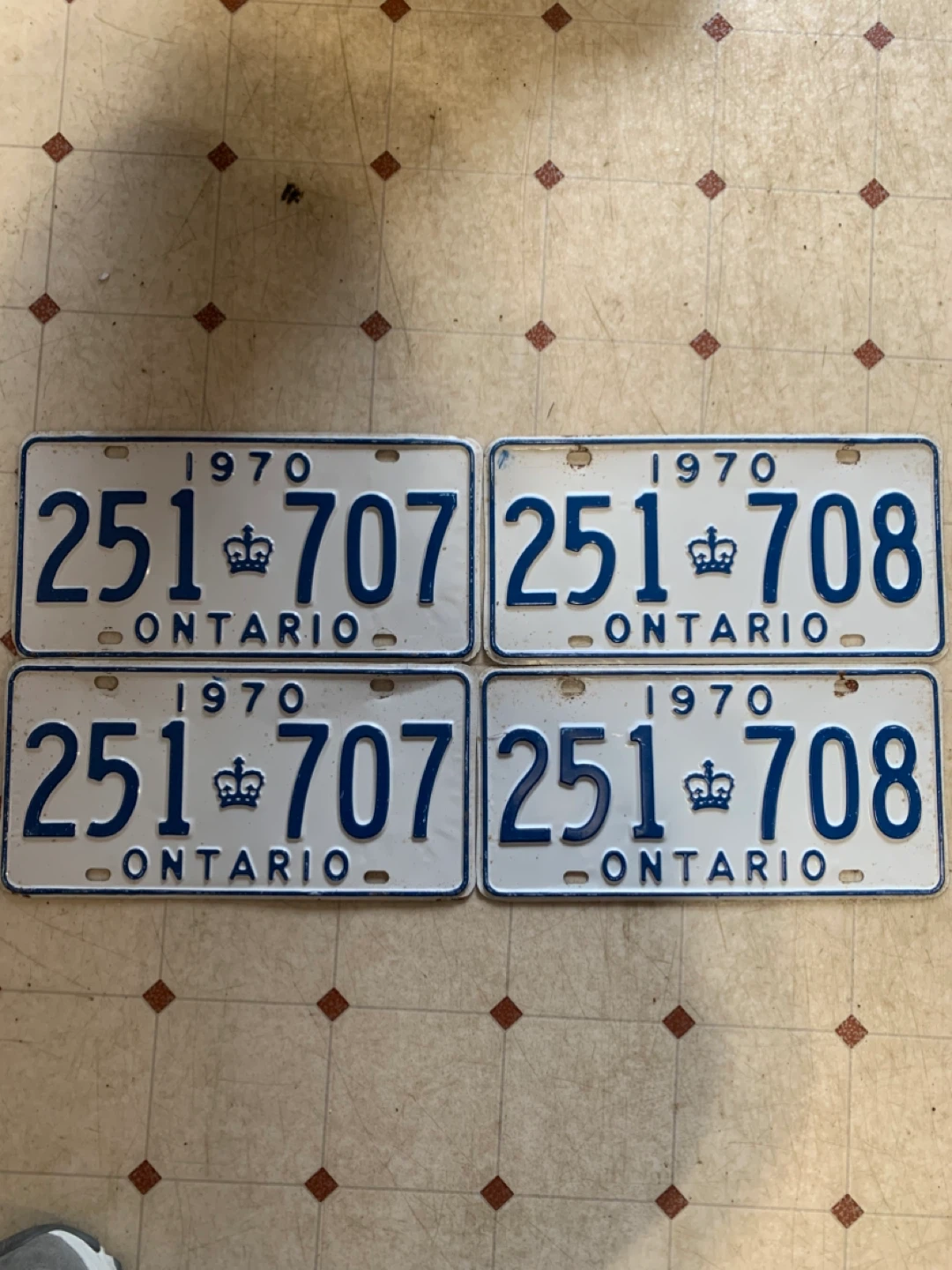 Vintage Plates Pair - photo 4