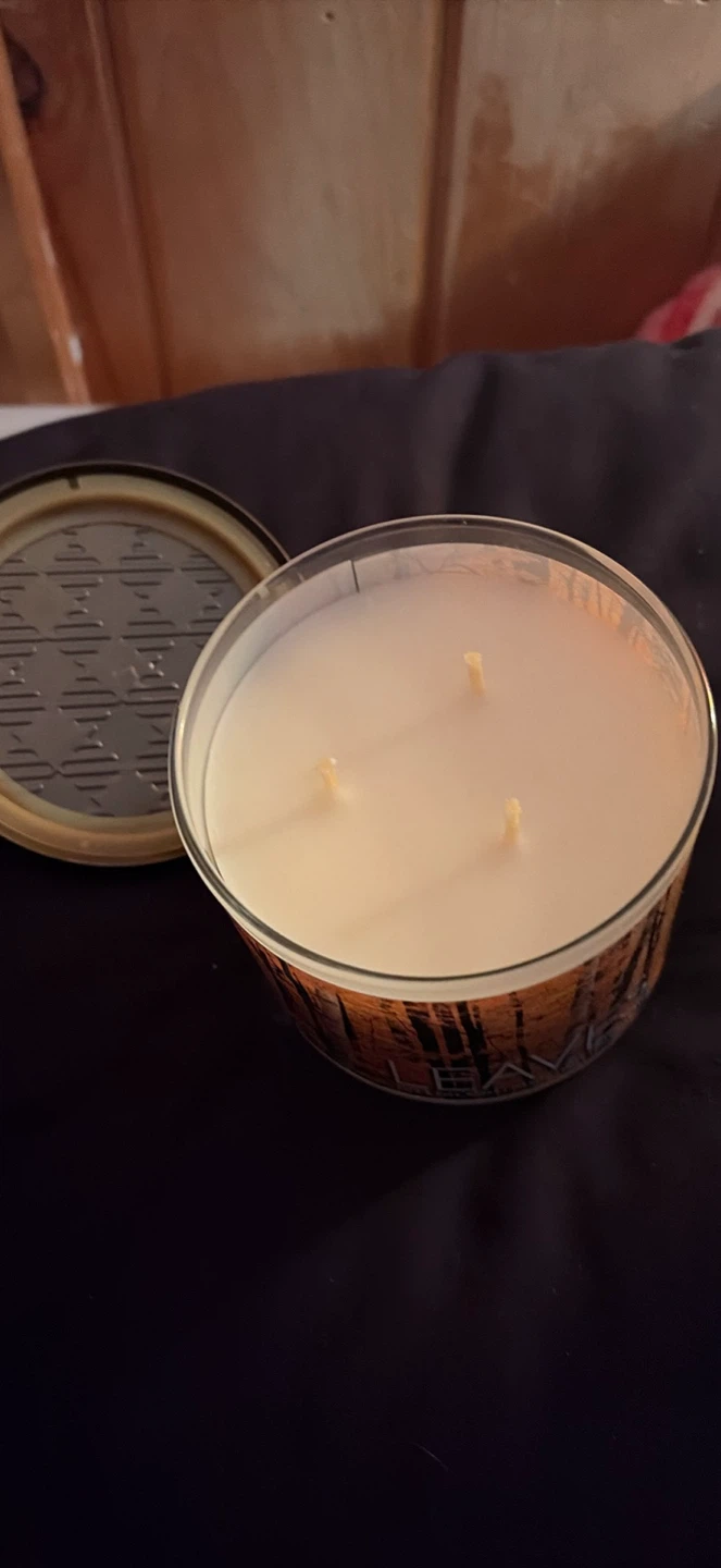 Bath & Body Works Leaves Scented Candle - photo 3