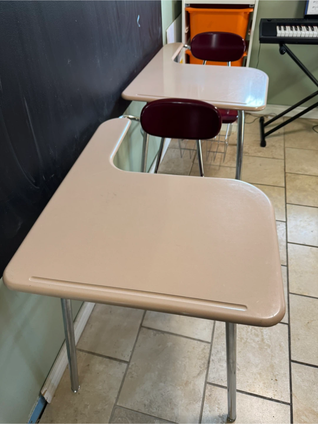 School desk [2 available]