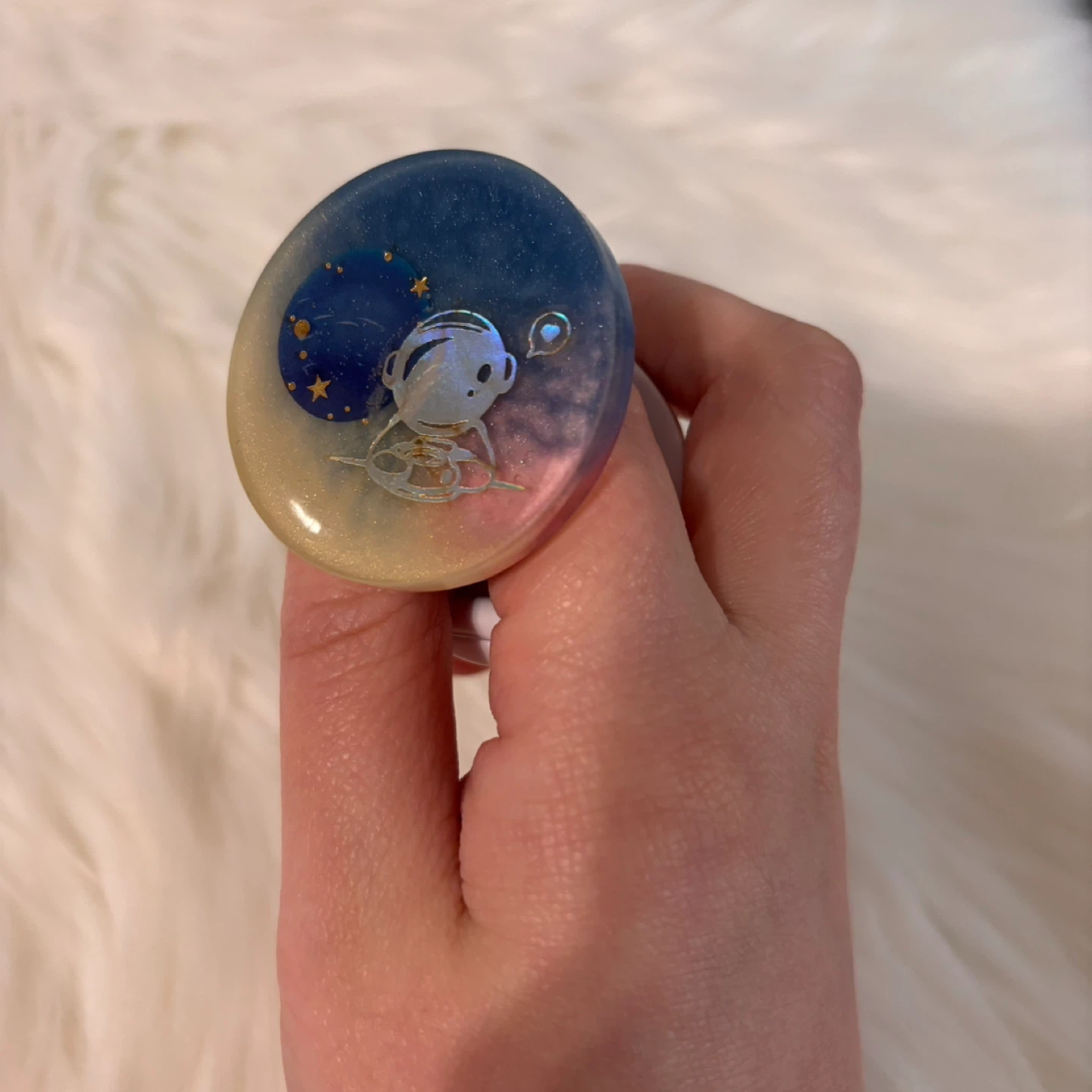 Phone Grip with Astronaut Design