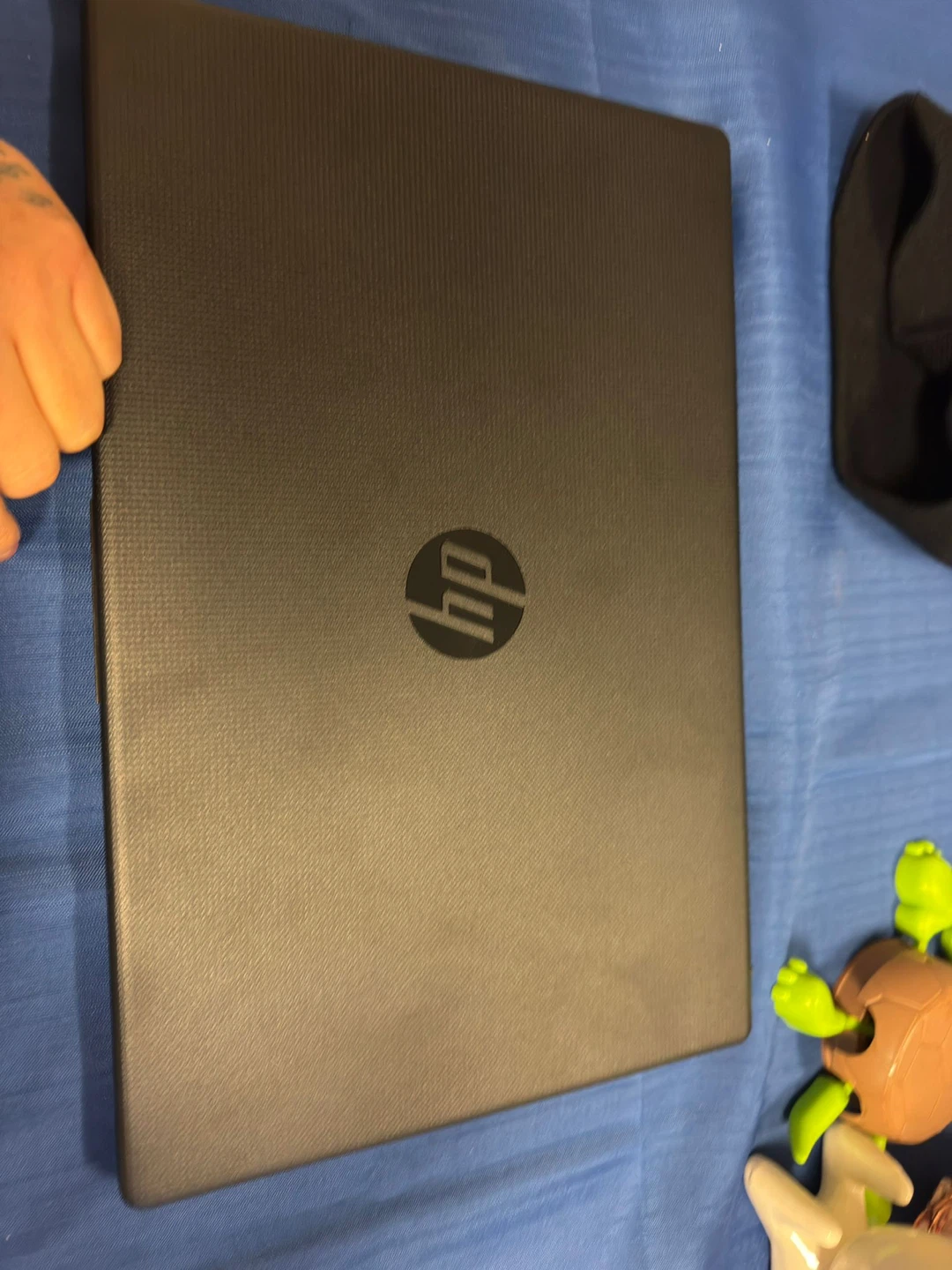 HP Laptop - photo 2