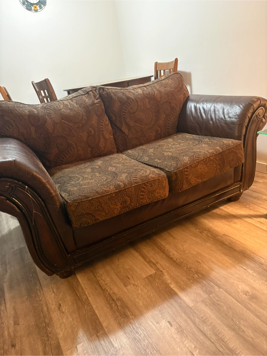 Comfortable Brown Sofa. Great Condition, Minor Wear on Armrests - photo 2