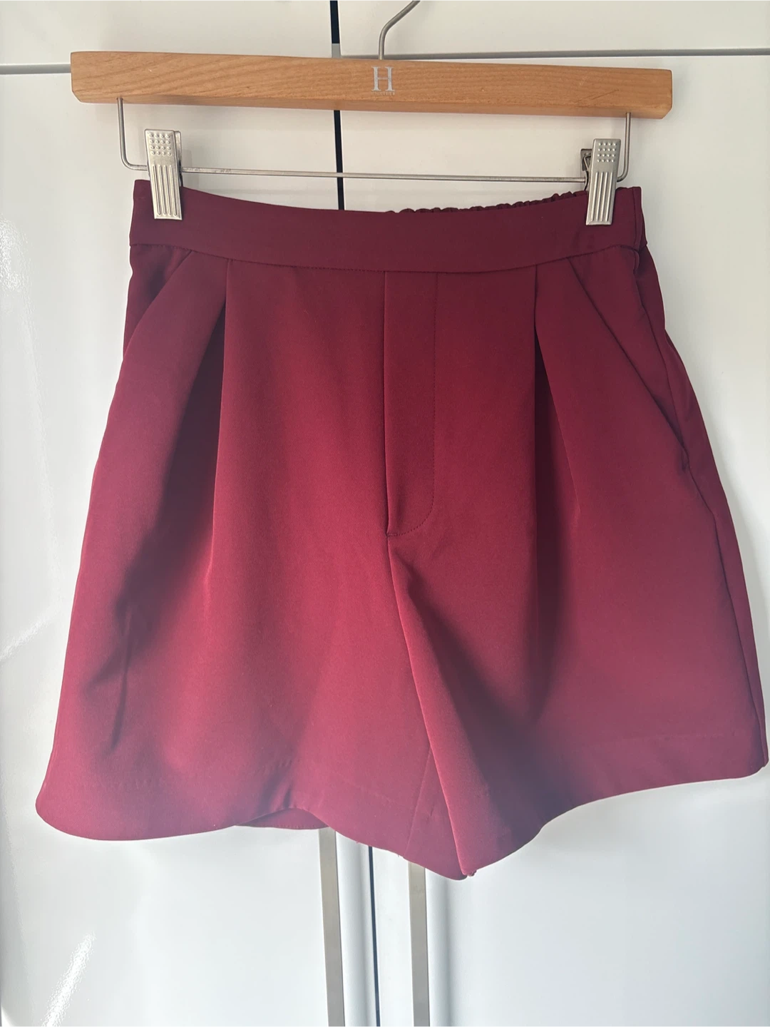GU Women's Burgundy Pleated Shorts - Size S
