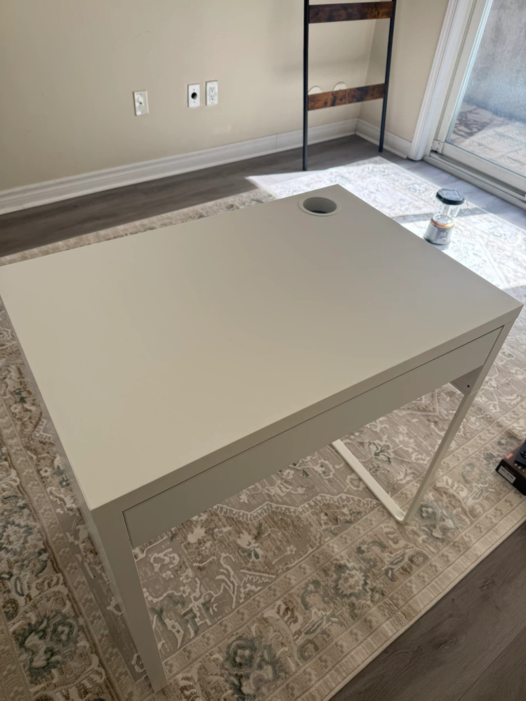 White Desk with Drawer - photo 4
