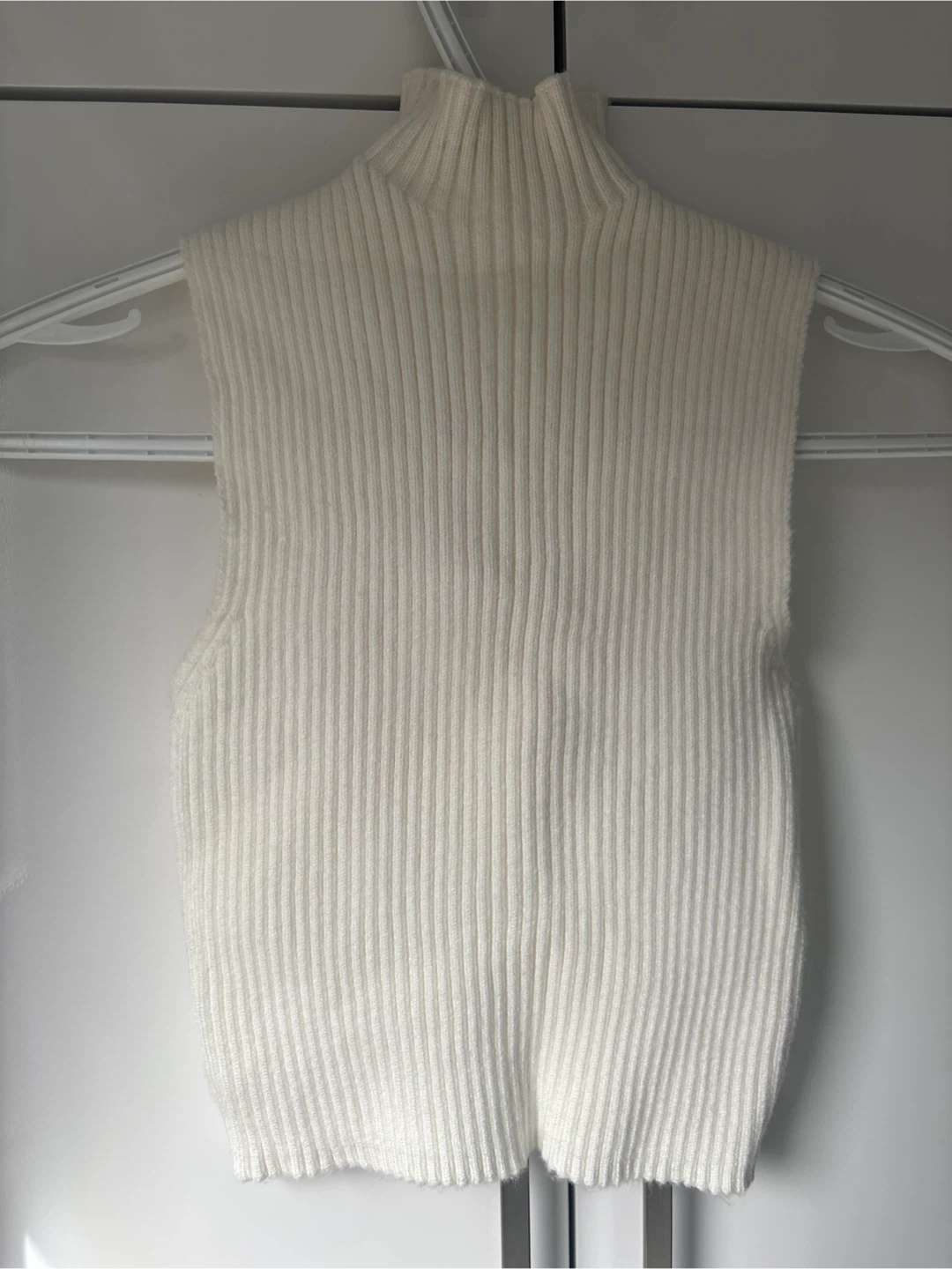 White Ribbed Mock Neck Sleeveless Top - photo 2