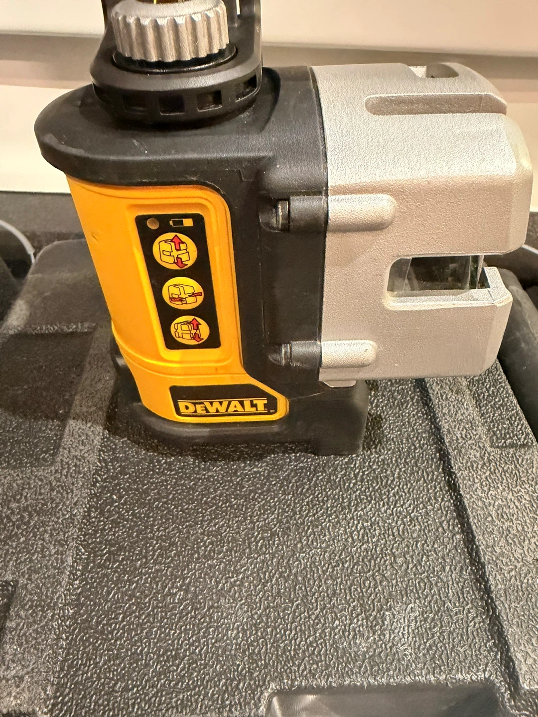 DeWalt DW089 3 Beam Line Laser - photo 5
