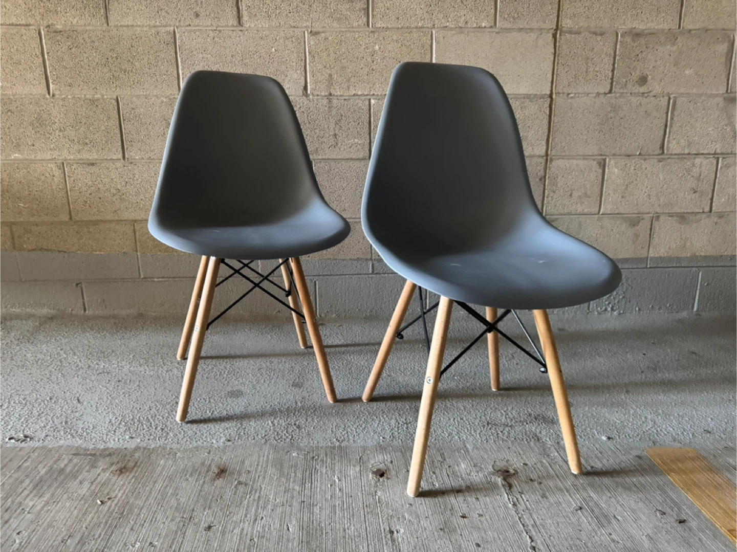 Set of 2 Grey Eames Style Dining Chairs - photo 3